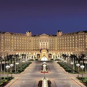 The Ritz-carlton, Otel